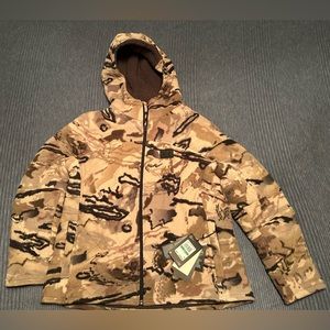 Women's Large Under Armour Rut Windproof Jacket. Color: UA Barren Camo/Charcoal.